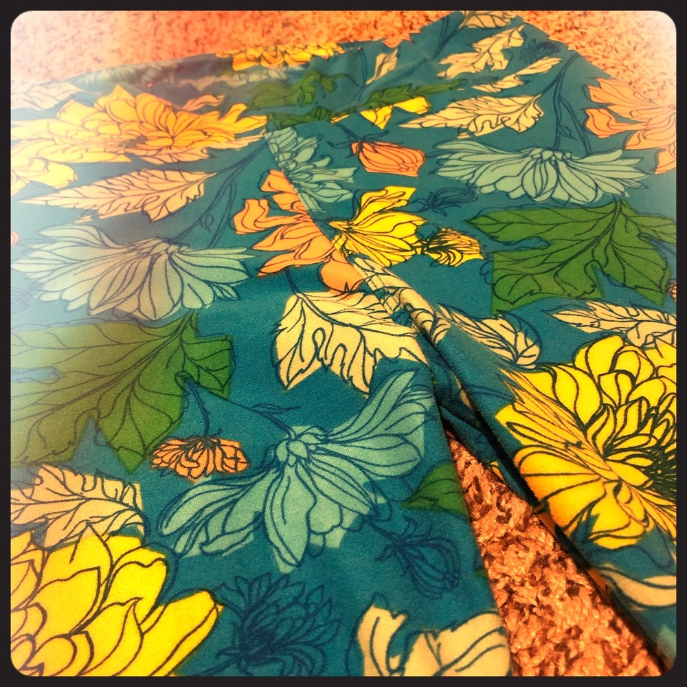 💐Flower Power! Tall n Curvy Lularoe Leggings